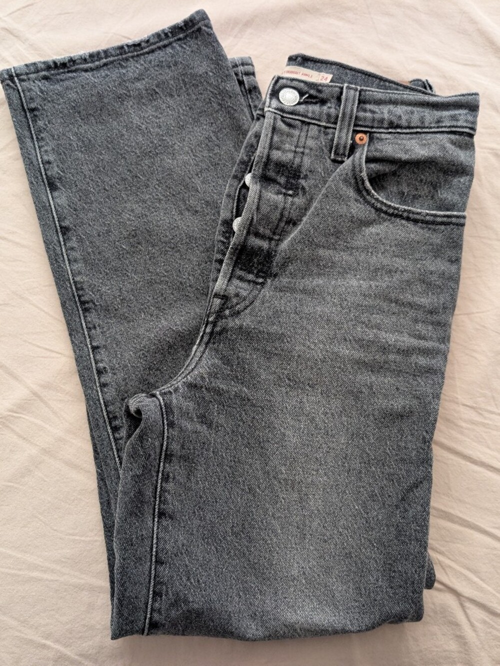 Levi's Ribcage Straight Ankle Women's 24W